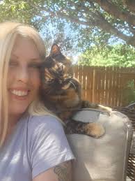 💜Share your kitty photos👇 and celebrate National Hug Your Cat Day🥳😊🥰