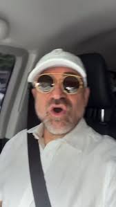 “Nos vemos en un rato en Moron y Puerto Cabello y el 25 de Mayo todo el  mundo a votar. Vamos q no se quede nadie sin votar. Aqui nadie se rinde. Q  viva Carabobo 🦇🦇🦇” @lacava10oficial