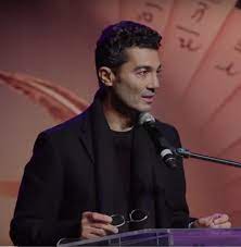 أكد مصدر مقرب من الفنان خالد النبوي، نقله إلى المستشفى بعد تعرضه لأزمة صحية في منزله على الطريق الصحراوي مساء أمس، حيث يُشار إلى أن خالد النبوي تعرض لأزمة صحية مفاجئة مع بداية العام الماضي 2020، تسببت في خضوعه لعملية جراحية طارئة ودخل العناية. Ø®Ø§Ù„Ø¯ Ø§Ù„Ù†Ø¨ÙˆÙŠ ÙˆÙŠÙƒÙŠØ¨ÙŠØ¯ÙŠØ§