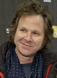 山姆·伯顿斯- 抖音百科