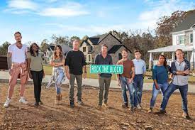What makes hgtv's rock the block so popular? Rock The Block Recap Alison Victoria Returns For Season 2 And Someone Stops Her From Painting Brick Chicago Sun Times
