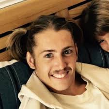 Conor Lewis 🌽 (@Conojlr)