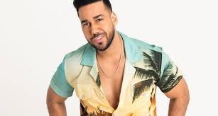 Nicky jam and romeo santos join forces for fan de tus fotos, a hypnotic reggaeton track that finds both men daydreaming over their boss, who they think has been sending them mixed messages. Romeo Santos Demandado Por Presuntamente No Pagar Horas Extras A Ninera De Su Hijo