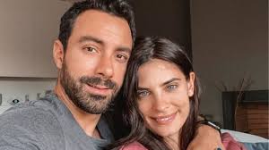 Για τα υβριστικά σχόλια που δέχτηκε μετά από τη συνέντευξή της στο σκαι, στην οποία τοποθετήθηκε για τον εμβολιασμό, η χριστίνα μπόμπα απάντησε μέσα από ένα την πρώτη δόση του εμβολίου κατά του κορονοϊού, έκανε λίγες μέρες μετά τη γέννηση των δίδυμων παιδιών της η χριστίνα μπόμπα. Sakhs Tanimanidhs Ekane Thn Koilia Ths Mpompa Trapezaki Gia Ton Kafe Toy Binteo