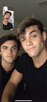 After derek muller's parents, anthony and shirley, married in south africa, they moved to vancouver, canada, where his two sisters were born (kirstie and marilouise). Juanpa Zurita On Twitter Dolan Twins Twins Dream Boyfriend