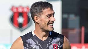 Dardo Miloc confía en que la legendaria '6' del Pato López lo llene de la  fuerza para triunfar en la Liga