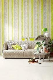 Ebenso zeitlos wie innovativ bieten ihnen gestreifte wandkleider eine reiche auswahl an gestaltungsideen. Streifen Tapete In Putz Optik Mit Grunen Farbakzenten Schoner Wohnen Tapeten Wohnen Tapete Wohnzimmer