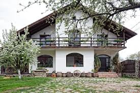Booking Com Guest House Casa Mosului Cirţisoara Romania 144 Guest Reviews Book Your Hotel Now Hotel House Styles Architecture