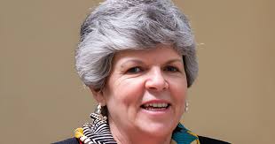 Social Impact Heroes: Why & How Lori Lucchetti of Building Peaceful Bridges  Is Helping To Change Our World