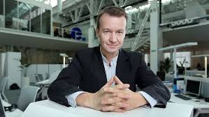 V devadesátých letech odešel studovat do spojených států amerických. Kdyz Ted Vydrzime Jsme Z Nejhorsiho Venku Rika Sef Nove Rady Pro Boj S Covidem Smejkal Hospodarske Noviny Ihned Cz