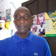 Seigneur 🤣 les gens vont plus m'inviter dans leur concert 🤣 apoutchou ton  maudia c'est quoi tout ça là même ? C'est la faute à Molaré il m'a dit de  faire bruit