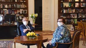 Born 28 september 1944) is a czech politician serving as the third and current president of the czech republic since 8 march 2013. 1luhh7ms5zam