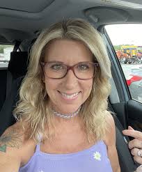 Karen Klingerman's Instagram, Twitter & Facebook