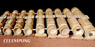 Dimana bentuknya seperti gendang namun berukuran kecil dan panjang. 10 Alat Musik Tradisional Dari Jawa Barat Beserta Gambarnya Coldeja Blog Seputar Informasi Menarik Unik Dan Bermanfaat