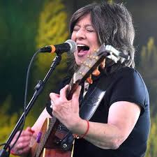 מנהל הפסטיבל, אפי בניה, הציע לה להעלות מופע שיתבסס על שירים מתוניסיה, המדינה שבה נולדה וממנה עלתה לישראל בגיל שמונה. ×§×•×¨×™×Ÿ ××œ××œ Home Facebook