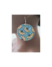 Egalement sertis de pierres comme les perles, le diamant, l'onyx et bien d'autres. Boucles D Oreilles Fleurs De Mariage