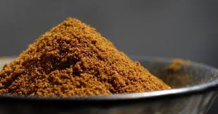 Melange D Epices Oriental Le Ras El Hanout Est Utilise Dans La Cuisine Des Pays Du Maghreb Tajine Couscou Ras El Hanout Cuisine Exotique Recettes De Cuisine