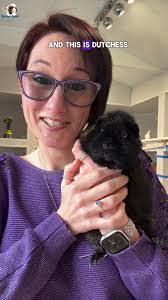 Keri Buck's Instagram, Twitter & Facebook