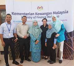Pejabat pendaftar agensi pelaporan kredit menjalankan fungsi fungsi di bawah kecuali. Pejabat Pendaftar Agensi Pelaporan Kredit