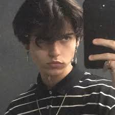 Aesthetic indie grunge guys grunge couple cute emo boys cute korean boys pretty. Pinterest Berryvodka Cute Teenage Boys Black Hair Boy Brown Hair Boy