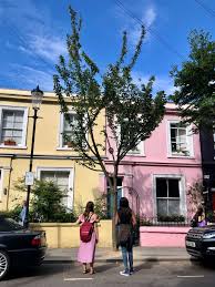Honestly my favorite hugh grant film, i loved the overall vibe and aesthetic of it, and most of all, it's simplicity. I Went To Notting Hill 20 Years After The Film To See What Had Changed