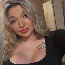 Kailey Abbott's Instagram, Twitter & Facebook