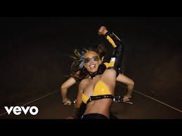 Same goes for iggy, her skin isn't as dark as ariana's. Iggy Azalea Accused Of Blackfishing In New Music Video I Am The Strip Club