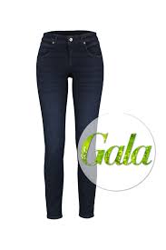 Der fotograf stellt für sie eine diashow . Beauty Fashion Lifestyle Der Nachhaltige Gala Darling Of The Day Gala De