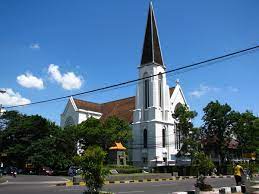 Bandung cathedral (indonesian gereja katedral bandung) is a roman catholic cathedral in bandung.its official name is katedral santo petrus (st. Sejarah Gereja Katedral St Petrus Bandung Kumeok Memeh Dipacok