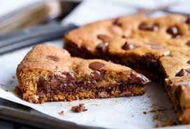 Preheat oven to 325 degrees. Riesen Cookie Einfaches Rezept Fur Einen Schoko Cookie In Kuchengrosse