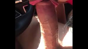 Deepthroat in car - XVIDEOS.COM