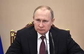 This biography provides detailed information about his childhood, profile, career and timeline. Putin In Serbien Grosse Militarshow Mit Russischem Stargast Kosmo