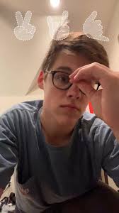 #handgestures i’m straight up not having a good time