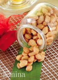 Seperti resep biji ketang ncc, biji ketapang asin atau resep kue biji ketapang keju. Kue Biji Ketapang