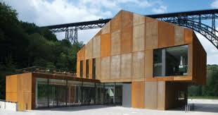 Haus Mungsten Im Bruckenpark Bei Solingen Geneigtes Dach Sport Freizeit Baunetzwissen De Architektur Gebaude Haus