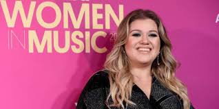 Kelly clarkson ordered to pay ex $195k monthly in divorce hit kelly clarkson has been ordered t. Ein Klaps Auf Den Po Schadet Nicht