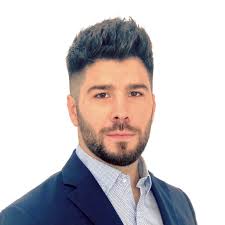 Victor Vives's Instagram, Twitter & Facebook