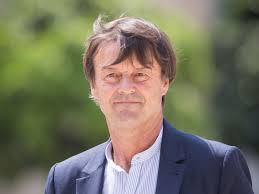 Pour autant, il n'avait initialement pas prévu de le dire en direct. Photos Nicolas Hulot Qui Sont Les Femmes De Sa Vie Tele Star