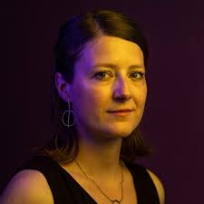 feminismusmöglichmachen Beim 13°Festival 2021 feierten Deniz Bolat und Rio  Theis von @bb.she die Premiere ihrer Performance [BBB] von Bullen,  Blaulicht und Benzinkanistern. *** Muster sind schön (auf Tischdecken und  Gardinen) Einzelfälle sind