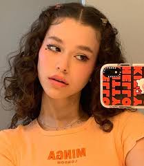 This is because bangs add a little bit of softness to your facial features. Pin By Marianna On Makiyazh Skater Girl Hairstyles Skater Girl Style Skater Girl Outfits