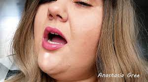 Licking tender plump lips - BBW Anastasia Gree - PornWatchers.com