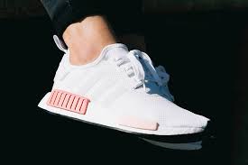 Kaufen sie noch heute bei neuesrunx.com. Adidas Nmd R1 Weiss Und Rosa Bumber Defshop Magazin