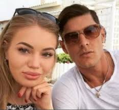 Aldo montano è un campione italiano di scherma. Tutte Le Donne Di Aldo Montano Manuela Arcuri Antonella Mosetti E La Moglie Russa Nasco Geloso Sport