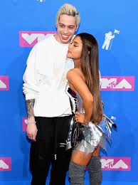 Ariana made no effort in putting up a fight to keep the piece of jewelry. Pete Davidson Called Ariana Grande The Queen Of Shade And Opened Up About Their Breakup