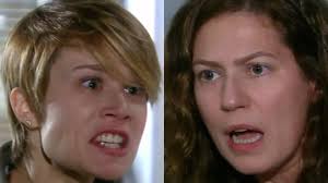 Lara chuta Flora do enterro falso de Donatela 'A Favorita'