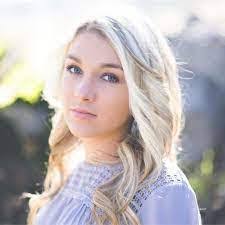 Candice Redden's Instagram, Twitter & Facebook