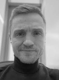 Robert Foxall's Instagram, Twitter & Facebook