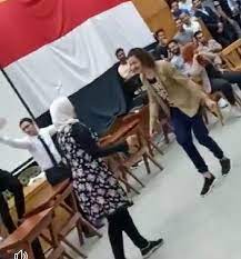 بالفيديو ..جامعات الهلس..رقص خليع بين شباب وبنات في الحرم الجامعي يثر الغضب  - جريدة البشاير