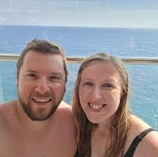 Can anyone recommend a reliable trust worthy roofer?