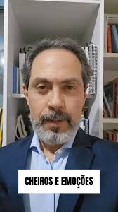 Você sabia que o cheiro pode transmitir emoções?, Um estudo da Nova  Zelândia revelou que cheirar a roupa de alguém que pulou de paraquedas  ativou a parte do cérebro relacionada ao medo! , Isso mostra ...